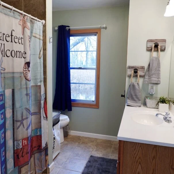 Bathroom of Sunset Shore Mille Lacs cabin 2